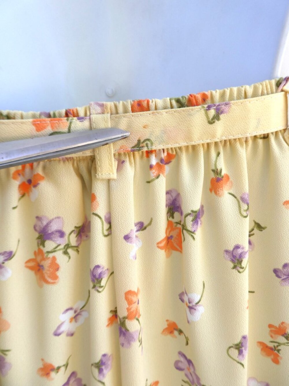 Vintage Fundamental Things Pale Yellow Ditsy Floral Midi Skirt Belted Pleats M - Picture 7 of 7